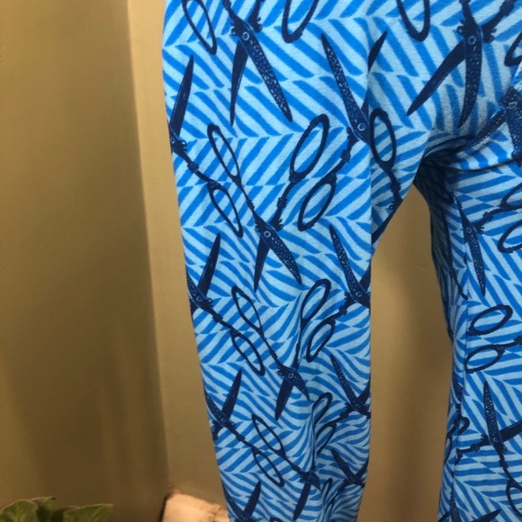 OS Lularoe leggings with scissors - Picture 3 of 9